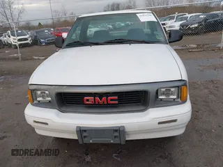 1995 GMC Sonoma with VIN 1GTCS14Z2SK501226, listed as a IAAI auction lot 41821246 with 195,746 mi miles. Bid and sale history available at carsss.com. Image 12.