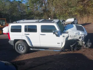 2008 Hummer H3 SUV Alpha with VIN 5GTEN13L288102473, listed as a IAAI auction lot 40927581 with 213,815 mi miles. Bid and sale history available at carsss.com. Image 13.