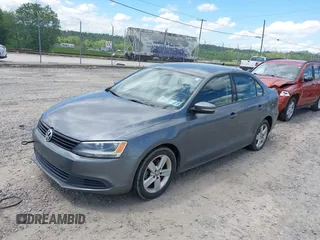 2012 Volkswagen Jetta TDI w/Premium & Nav с VIN 3VWLL7AJ0CM341353, выставлен на аукционе IAAI как лот 42206057 с пробегом 193 091 миль миль и . История ставок и продаж доступна на DreamBid. Изображение 2.