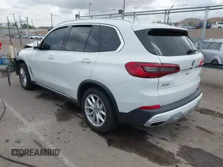 2019 BMW X5 xDrive40i z VIN 5UXCR6C54KLL63804, wystawiony jako IAAI lot #42189314 z przebiegiem Nie podano mil oraz . Historia ofert i sprzedaży dostępna na DreamBid. Obrazek 3.
