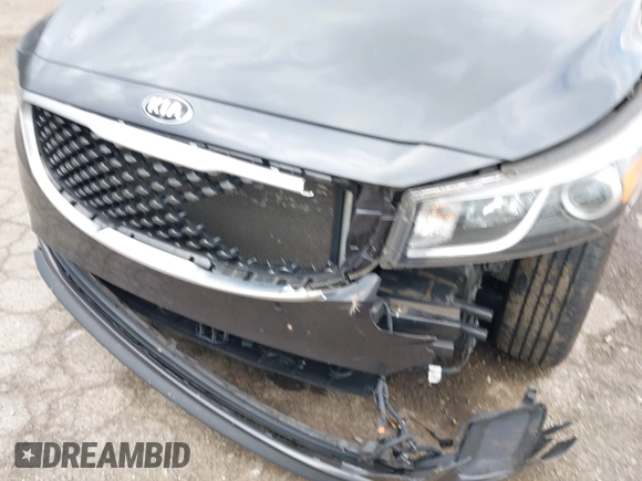 2017 Kia Sedona LX with VIN KNDMB5C14H6239766, listed as a IAAI auction lot 42049371 with 105,101 mi miles. Bid and sale history available at carsss.com. Image 6.