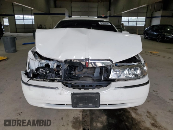 2002 Lincoln Town Car Executive z VIN 1LNHM81W92Y635551, wystawiony jako Copart lot #47803525 z przebiegiem Nie podano mil oraz Szkoda całkowita • Salvage title. Historia ofert i sprzedaży dostępna na DreamBid. Obrazek 5.