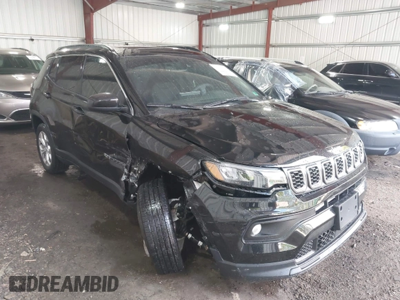 2024 Jeep Compass Latitude with VIN 3C4NJDBNXRT101453, listed as a IAAI auction lot 42016404 with 3,739 mi miles and . Bid and sale history available at carsss.com. Image 6.