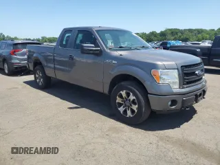 2014 Ford F-150 XL z VIN 1FTFX1EF9EFC23487, wystawiony jako Copart lot #61421725 z przebiegiem 195 684 mil mil oraz Czysty tytuł • Clean title. Historia ofert i sprzedaży dostępna na DreamBid. Obrazek 4.