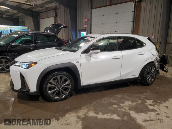 2021 Lexus UX with VIN JTHR9JBH4M2039642, listed as a Copart auction lot 46328815 with 17,251 mi miles and Salvage Title. Bid and sale history available at carsss.com. Image 1.