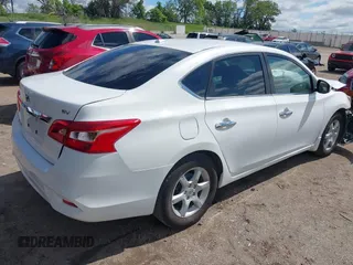 2017 Nissan Sentra SV z VIN 3N1AB7AP5HL642735, wystawiony jako IAAI lot #42321809 z przebiegiem 84 268 mil mil oraz . Historia ofert i sprzedaży dostępna na DreamBid. Obrazek 4.