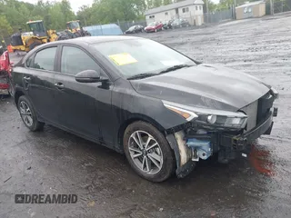 2022 Kia Forte LXS z VIN 3KPF24AD4NE429525, wystawiony jako IAAI lot #42330030 z przebiegiem 26 390 mil mil oraz . Historia ofert i sprzedaży dostępna na DreamBid. Obrazek 1.