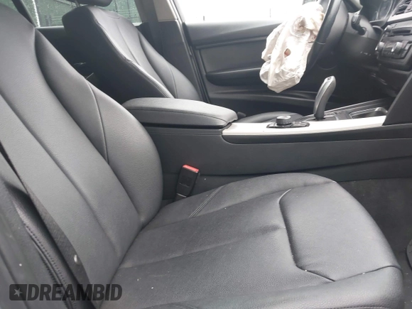 2015 BMW 3 Series 320i xDrive с VIN WBA3C3G55FNS73435, выставлен на аукционе IAAI как лот 42133912 с пробегом 111 663 миль миль и . История ставок и продаж доступна на DreamBid. Изображение 5.