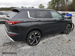 2024 Mitsubishi Outlander SE with VIN JA4J4VA80RZ078582, listed as a Copart auction lot 43460565 with 4,531 mi miles and Salvage Title. Bid and sale history available at carsss.com. Image 3.