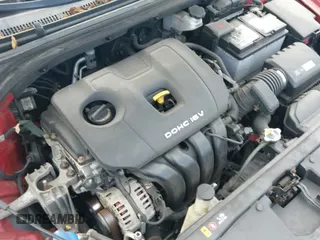 2017 Hyundai Elantra SE z VIN KMHD84LF7HU274345, wystawiony jako IAAI lot #42665155 z przebiegiem 120 284 mil mil oraz . Historia ofert i sprzedaży dostępna na DreamBid. Obrazek 20.