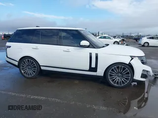 2022 Land Rover Range Rover Westminster z VIN SALGS2RU0NA464488, wystawiony jako IAAI lot #41808857 z przebiegiem 46 031 mil mil oraz . Historia ofert i sprzedaży dostępna na DreamBid. Obrazek 14.