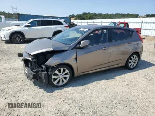 2013 Hyundai Accent SE z VIN KMHCU5AE5DU072265, wystawiony jako Copart lot #59812035 z przebiegiem 166 058 mil mil oraz Szkoda całkowita • Salvage title. Historia ofert i sprzedaży dostępna na DreamBid. Obrazek 1.