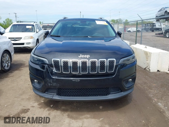 2019 Jeep Cherokee Latitude Plus with VIN 1C4PJMLB5KD489488, listed as a IAAI auction lot 42147598 with 33,002 mi miles and . Bid and sale history available at carsss.com. Image 12.