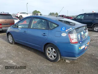 2005 Toyota Prius with VIN JTDKB20U257041858, listed as a IAAI auction lot 41582317 with 181,472 mi miles. Bid and sale history available at carsss.com. Image 3.