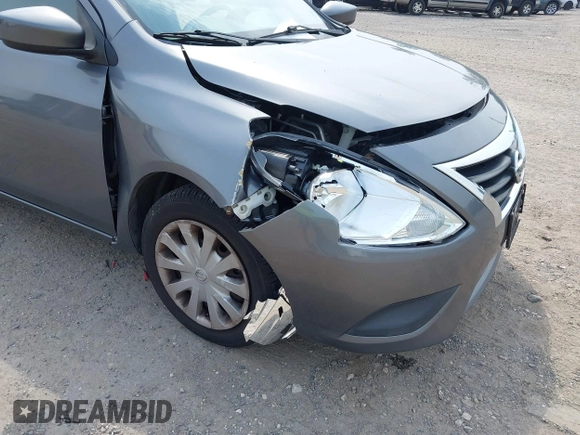 2016 Nissan Versa S z VIN 3N1CN7AP9GL829345, wystawiony jako IAAI lot #42441630 z przebiegiem 147 607 mil mil oraz . Historia ofert i sprzedaży dostępna na DreamBid. Obrazek 6.