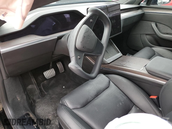 2022 Tesla Model S z VIN 5YJSA1E58NF488719, wystawiony jako Copart lot #81804213 z przebiegiem Nie podano mil oraz Szkoda całkowita • Salvage title. Historia ofert i sprzedaży dostępna na DreamBid. Obrazek 8.