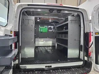2019 Ford Transit z VIN 1FTYE1YM8KKB40189, wystawiony jako IAAI lot #42763040 z przebiegiem 193 036 mil mil oraz . Historia ofert i sprzedaży dostępna na DreamBid. Obrazek 36.
