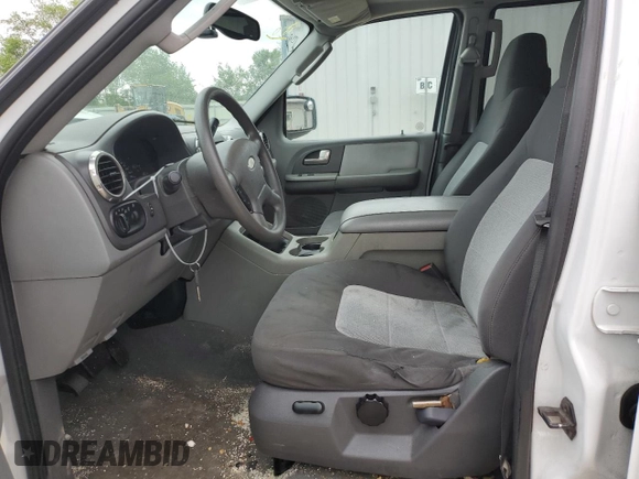 2004 Ford Expedition Special Service with VIN 1FMEU15W04LB07353, listed as a Copart auction lot 58019895 with 230,542 mi miles and Salvage title. Bid and sale history available at DreamBid. Image 7.