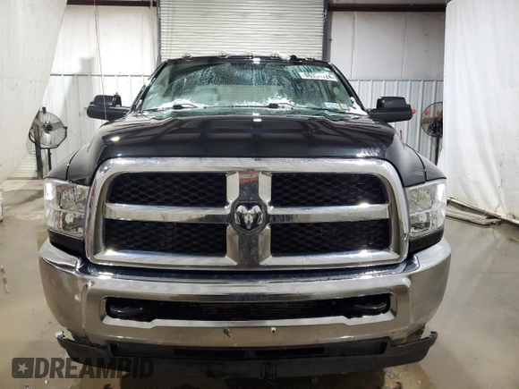 2017 Ram 2500 Tradesman z VIN 3C6UR5HLXHG779912, wystawiony jako Copart lot #86354724 z przebiegiem 184 920 mil mil oraz Szkoda całkowita • Salvage title. Historia ofert i sprzedaży dostępna na DreamBid. Obrazek 5.