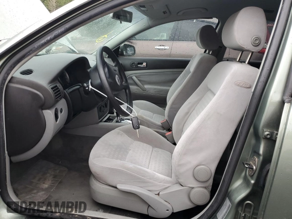 2003 Volkswagen Passat GL с VIN WVWMD63B03E307066, выставлен на аукционе Copart как лот 86142894 с пробегом 84 899 миль миль и Списание • Salvage title. История ставок и продаж доступна на DreamBid. Изображение 7.