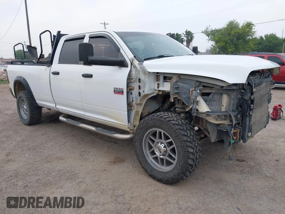 2012 Ram 2500 ST z VIN 3C6UD5HL7CG151684, wystawiony jako IAAI lot #42254751 z przebiegiem 205 423 mil mil oraz . Historia ofert i sprzedaży dostępna na DreamBid. Obrazek 1.