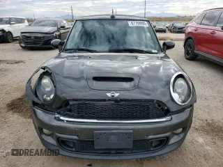 2015 MINI Convertible S z VIN WMWZP3C53F2A91032, wystawiony jako Copart lot #87769995 z przebiegiem 94 165 mil mil oraz Szkoda całkowita • Salvage title. Historia ofert i sprzedaży dostępna na DreamBid. Obrazek 5.