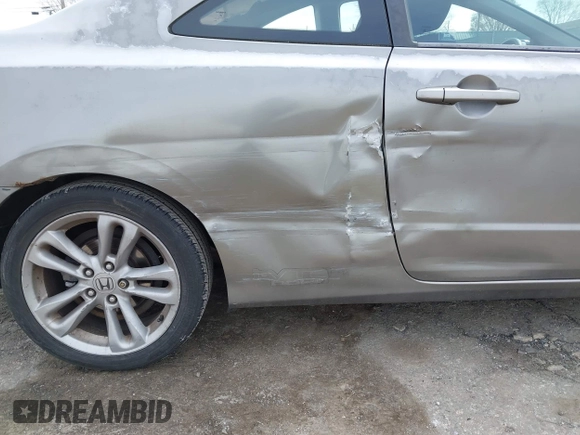 2007 Honda Civic Si with VIN 2HGFG21537H704227, listed as a IAAI auction lot 41935772 with 139,619 mi miles and . Bid and sale history available at DreamBid. Image 6.