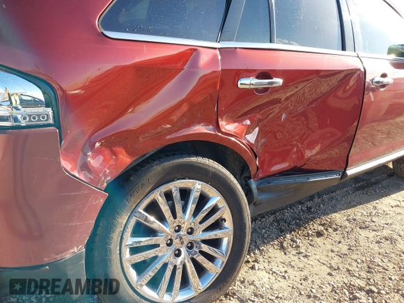 2014 Lincoln MKX with VIN 2LMDJ8JK2EBL00416, listed as a IAAI auction lot 40693429 with 118,427 mi miles. Bid and sale history available at carsss.com. Image 6.