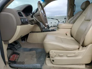 2009 Chevrolet Tahoe 1LT z VIN 1GNFK230X9R249644, wystawiony jako Copart lot #85458774 z przebiegiem 231 448 mil mil oraz Czysty tytuł • Clean title. Historia ofert i sprzedaży dostępna na DreamBid. Obrazek 7.