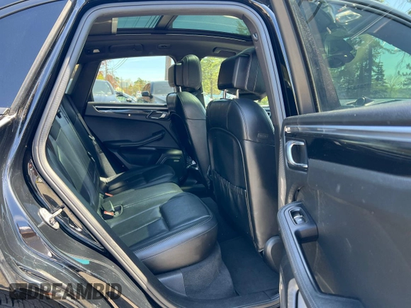 2018 Porsche Macan с VIN WP1AA2A53JLB05508, выставлен на аукционе Copart как лот 55918175 с пробегом 158 277 миль миль и Чистый • Clean title. История ставок и продаж доступна на DreamBid. Изображение 6.