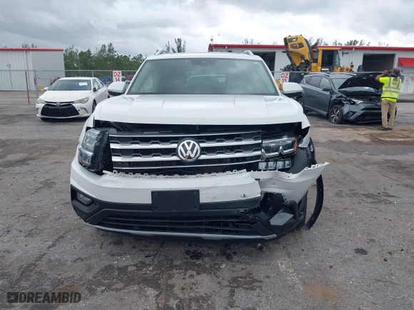 2018 Volkswagen Atlas 3.6L V6 SEL with VIN 1V2MR2CA9JC572206, listed as a IAAI auction lot 41995114 with 64,324 mi miles. Bid and sale history available at carsss.com. Image 12.