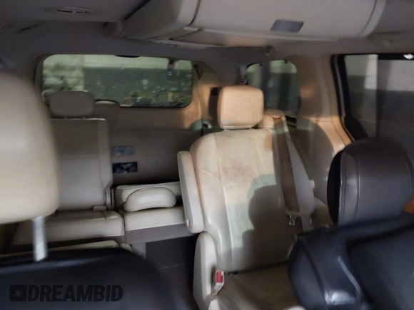 2008 Chrysler Town & Country Limited with VIN 2A8HR64X48R774894, listed as a IAAI auction lot 41862086 with 999,999 mi miles. Bid and sale history available at carsss.com. Image 8.