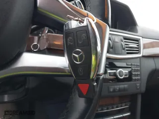 2013 Mercedes-Benz E-Class E 350 Luxury with VIN WDDHF8JB1DA738136, listed as a IAAI auction lot 41774836 with 181,846 mi miles. Bid and sale history available at carsss.com. Image 11.