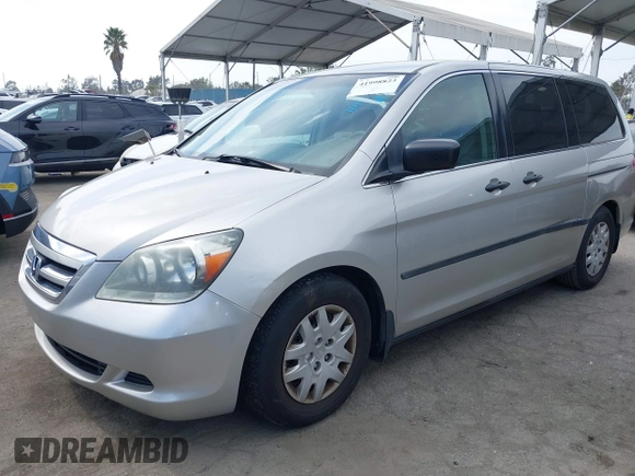 2005 Honda Odyssey LX with VIN 5FNRL38245B096035, listed as a IAAI auction lot 41998823 with 209,177 mi miles. Bid and sale history available at carsss.com. Image 17.