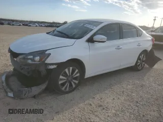2018 Nissan Sentra z VIN 3N1AB7AE8JL668492, wystawiony jako Copart lot #48573575 z przebiegiem 52 515 mil mil oraz Szkoda całkowita • Salvage title. Historia ofert i sprzedaży dostępna na DreamBid. Obrazek 1.