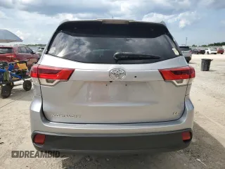 2018 Toyota Highlander LE with VIN 5TDZZRFH2JS284129, listed as a Copart auction lot 58466295 with 130,269 mi miles and Salvage title. Bid and sale history available at DreamBid. Image 6.