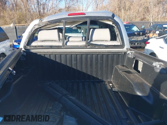 2008 Toyota Tacoma z VIN 5TELU42NX8Z519344, wystawiony jako IAAI lot #41018446 z przebiegiem 283 409 mil mil oraz . Historia ofert i sprzedaży dostępna na DreamBid. Obrazek 12.
