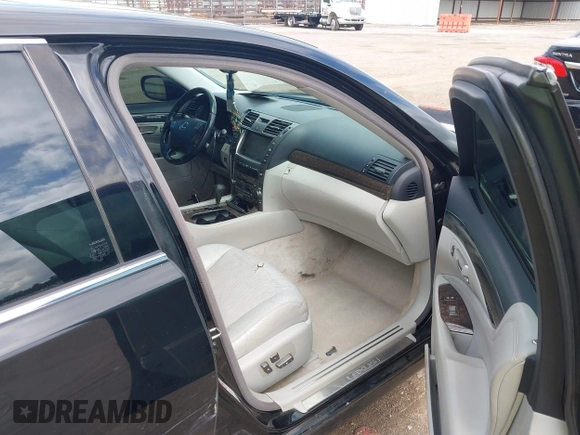 2007 Lexus LS 460 z VIN JTHBL46F075046961, wystawiony jako IAAI lot #42240797 z przebiegiem 293 446 mil mil oraz . Historia ofert i sprzedaży dostępna na DreamBid. Obrazek 5.