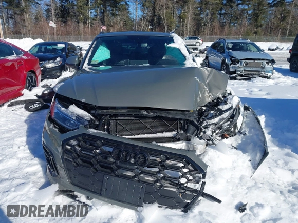 2024 Audi Q5 S line Premium Plus z VIN WA1E2AFY5R2138471, wystawiony jako IAAI lot #41570372 z przebiegiem Nie podano mil oraz . Historia ofert i sprzedaży dostępna na DreamBid. Obrazek 13.
