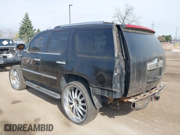 2008 Cadillac Escalade z VIN 1GYFK63828R141386, wystawiony jako IAAI lot #42069821 z przebiegiem Nie podano mil oraz . Historia ofert i sprzedaży dostępna na DreamBid. Obrazek 3.