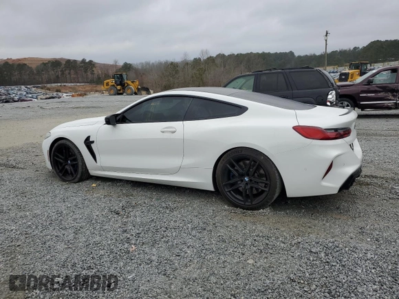 2020 BMW M8 z VIN WBSAE0C09LCD76941, wystawiony jako Copart lot #43378505 z przebiegiem 67 146 mil mil oraz Czysty tytuł • Clean title. Historia ofert i sprzedaży dostępna na DreamBid. Obrazek 2.