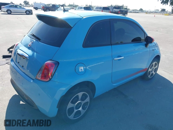 2015 FIAT 500e z VIN 3C3CFFGEXFT522859, wystawiony jako IAAI lot #42323797 z przebiegiem 71 503 mil mil oraz . Historia ofert i sprzedaży dostępna na DreamBid. Obrazek 4.