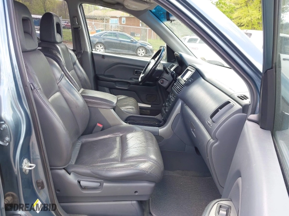 2005 Honda Pilot EX-L with NAVI with VIN 2HKYF18785H542479, listed as a IAAI auction lot 42040202 with 345,167 mi miles. Bid and sale history available at carsss.com. Image 5.