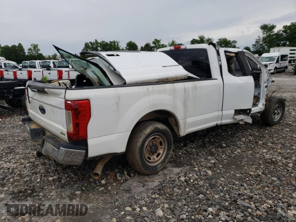 2017 Ford F-250 XLT z VIN 1FT7X2A62HEE92201, wystawiony jako Copart lot #59162775 z przebiegiem Nie podano mil oraz Szkoda całkowita • Salvage title. Historia ofert i sprzedaży dostępna na DreamBid. Obrazek 3.