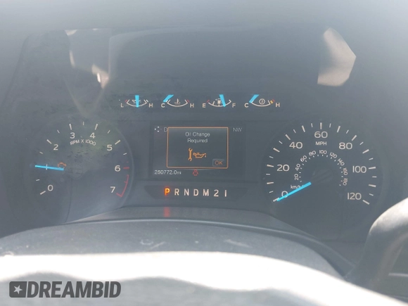 2017 Ford F-150 XL с VIN 1FTMF1CF7HKE37595, выставлен на аукционе IAAI как лот 42392847 с пробегом 250 772 миль миль и . История ставок и продаж доступна на DreamBid. Изображение 7.