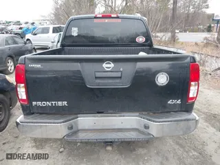 2015 Nissan Frontier SV with VIN 1N6AD0EV1FN766745, listed as a IAAI auction lot 41553521 with 107,919 mi miles. Bid and sale history available at carsss.com. Image 16.