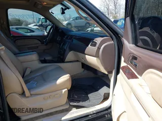 2011 GMC Yukon XL Denali with VIN 1GKS2MEF9BR175678, listed as a IAAI auction lot 41878478 with 226,715 mi miles. Bid and sale history available at carsss.com. Image 5.