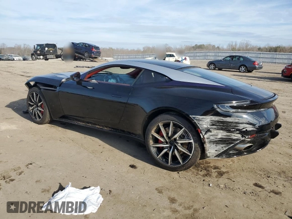 2018 Aston Martin DB11 z VIN SCFRMFAV8JGL03322, wystawiony jako Copart lot #86810004 z przebiegiem Nie podano mil oraz Szkody całkowita. Historia ofert i sprzedaży dostępna na DreamBid. Obrazek 2.