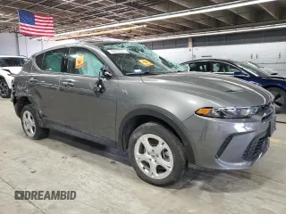 2024 Dodge Hornet GT Plus z VIN ZACNDFBN7R3A12165, wystawiony jako Copart lot #49233215 z przebiegiem Nie podano mil oraz Szkody całkowita. Historia ofert i sprzedaży dostępna na DreamBid. Obrazek 4.