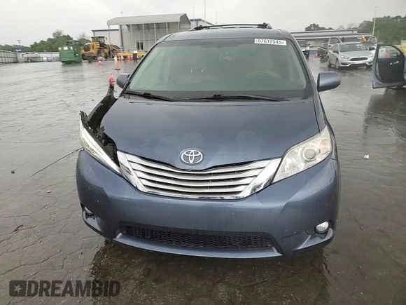 2017 Toyota Sienna XLE Auto Access Seat z VIN 5TDYZ3DC2HS836433, wystawiony jako Copart lot #57612545 z przebiegiem 263 759 mil mil oraz Szkody całkowita. Historia ofert i sprzedaży dostępna na DreamBid. Obrazek 14.
